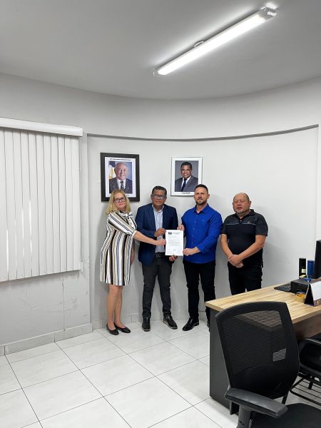 Associação de Moradores do Setor Bertaville Apresenta Demandas ao Subprefeito Júnior Brasão O Presidente Orlando Antônio de Freitas se reuniu com o Subprefeito Júnior Brasão.